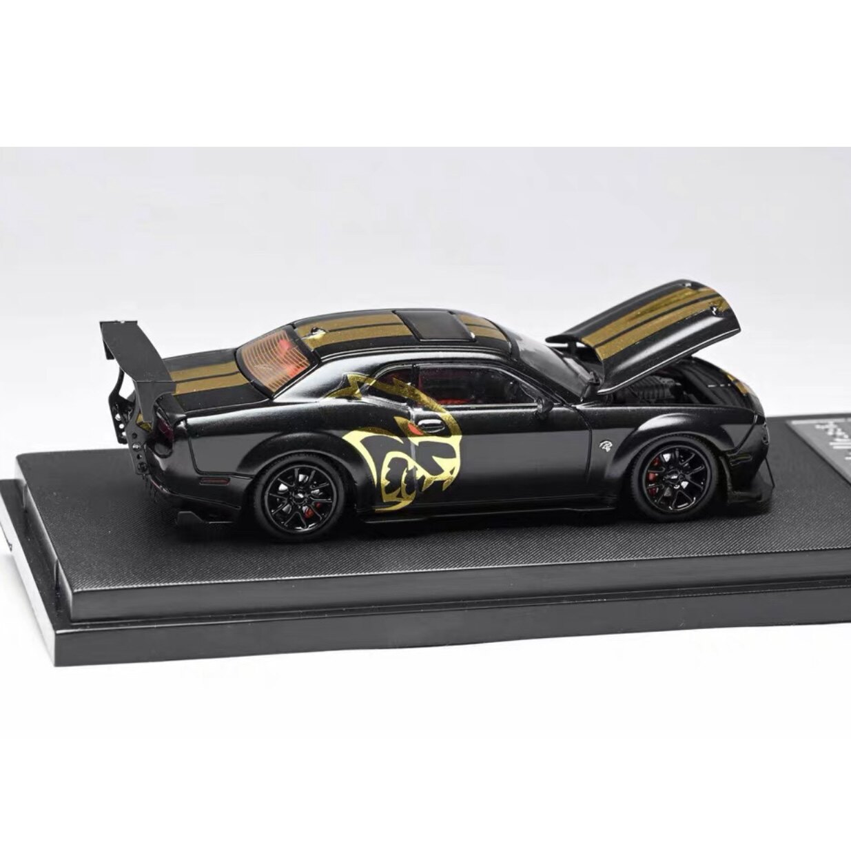 Modelo de Auto de Aleación a E - Die Cast Car 1 64 reseña y precio